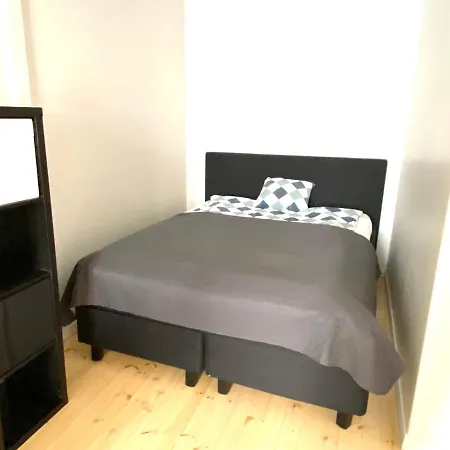 Museokatu And Peaceful Apartamento Helsinki